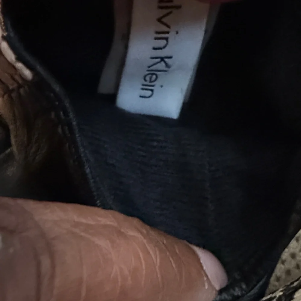 Calvin Klein Women’s Snakeskin Leather Driving Gloves (S) New - Picture 4 of 6